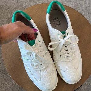 Naturalizer women’s leather casual sneakers